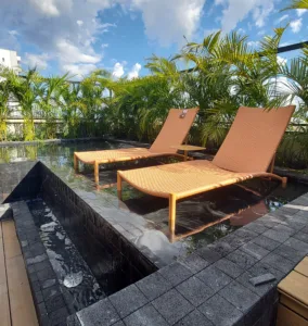 Móveis para Piscina e Área Externa: Como Integrar Estilo e Conforto no seu Projeto de Arquitetura 20240315 161317